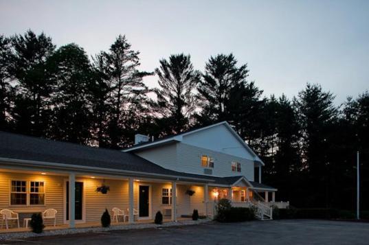 Golden Apple Inn Glen Exterior photo